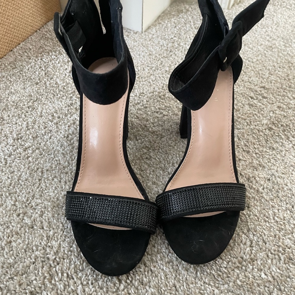*Donating 5/30* Nicole Miller Black Strappy Heels